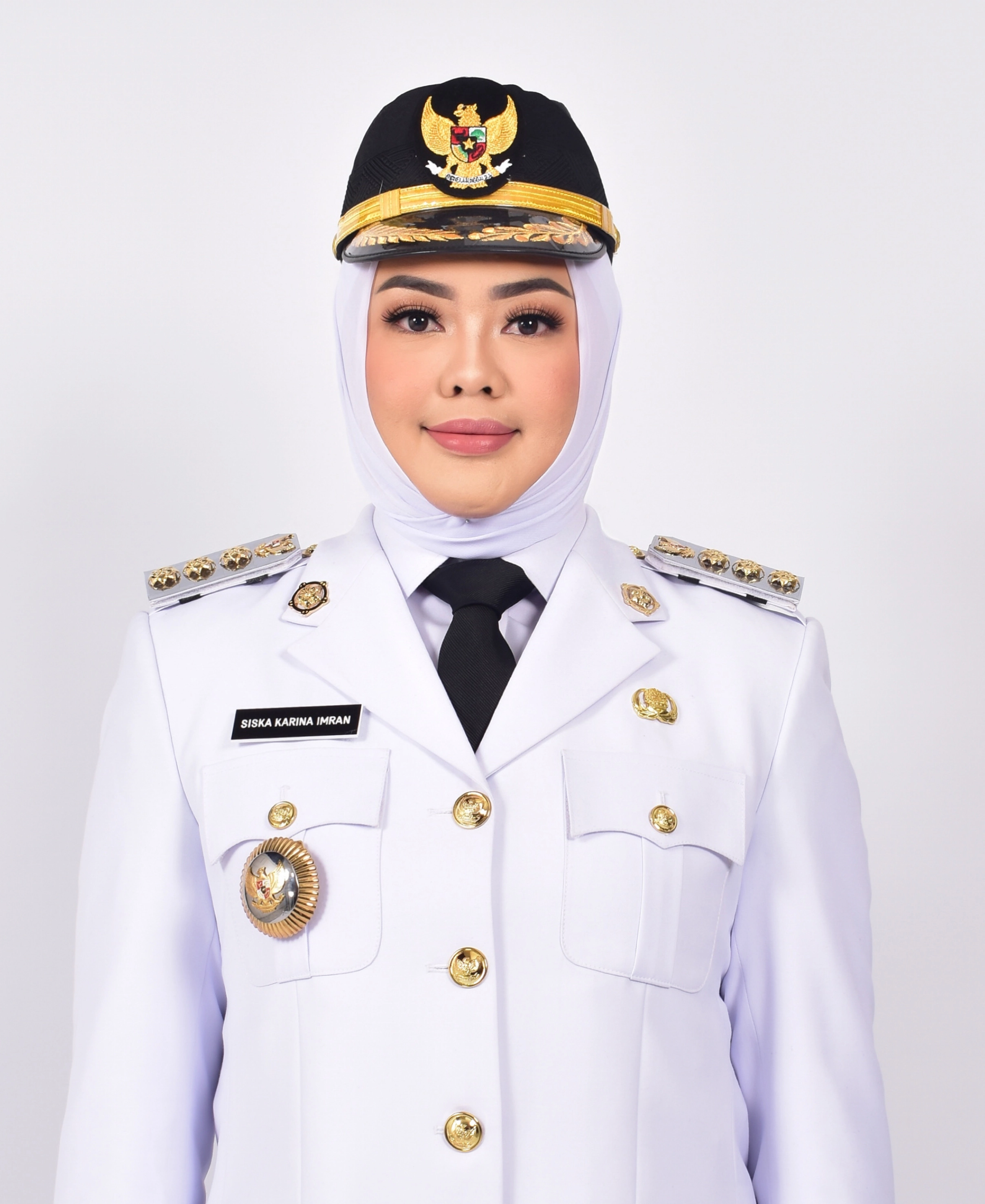 dr. Hj. SISKA KARINA IMRAN, SKM
